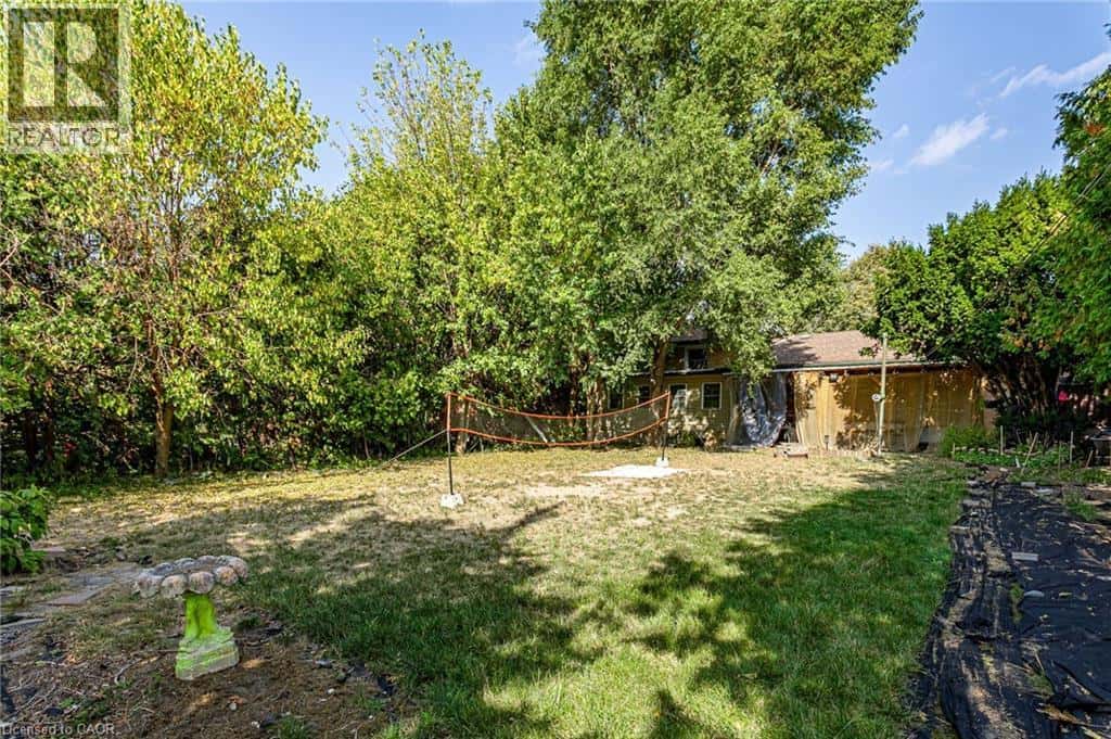 1235 TOUKAY Crescent — London, Ontario - Photo 4 of 18