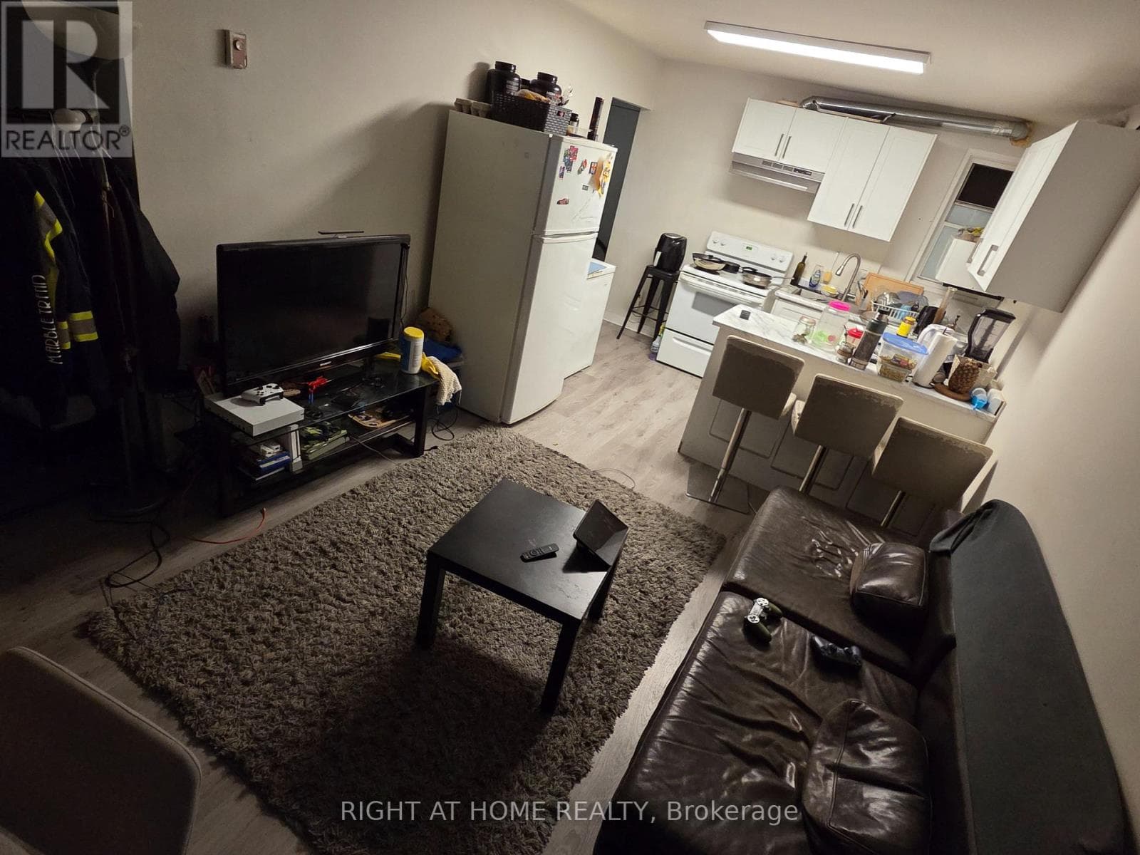 LEVEL 2 - 1561 EGLINTON AVENUE WEST AVENUE — Toronto (Oakwood Village), Ontario - Main photo