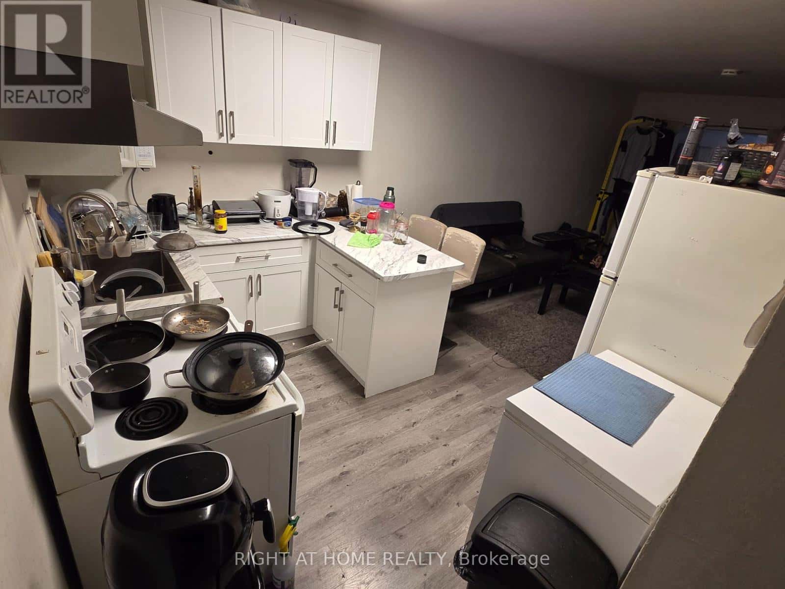 LEVEL 2 - 1561 EGLINTON AVENUE WEST AVENUE — Toronto (Oakwood Village), Ontario - Photo 5 of 11