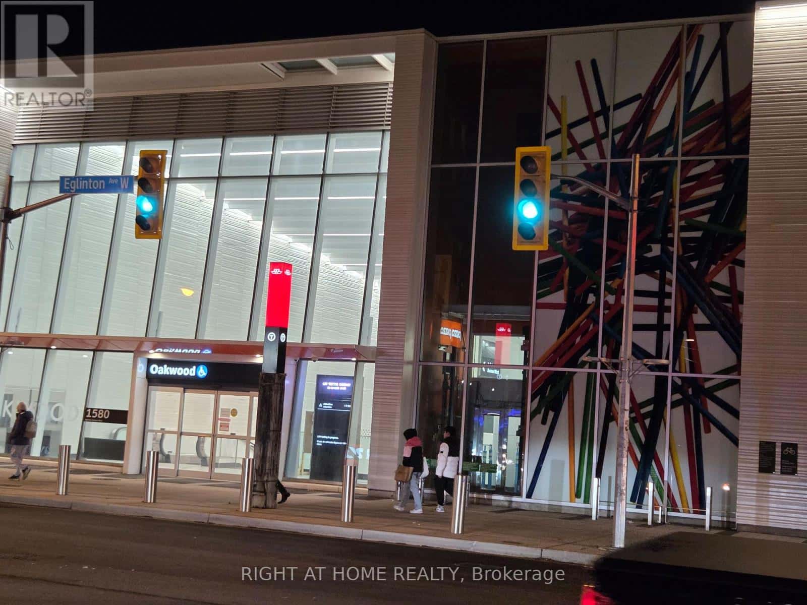 LEVEL 2 - 1561 EGLINTON AVENUE WEST AVENUE — Toronto (Oakwood Village), Ontario - Photo 2 of 11