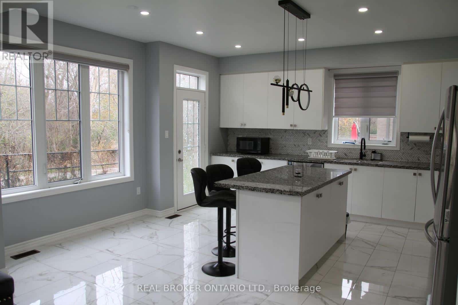 31 SWORDFISH DRIVE — Whitby (Lynde Creek), Ontario - Photo 4 of 22