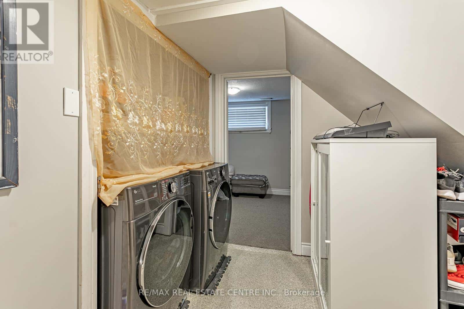 1235 TOUKAY Crescent