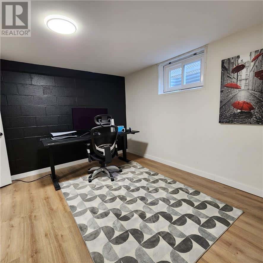 3262 FALCONBRIDGE Highway