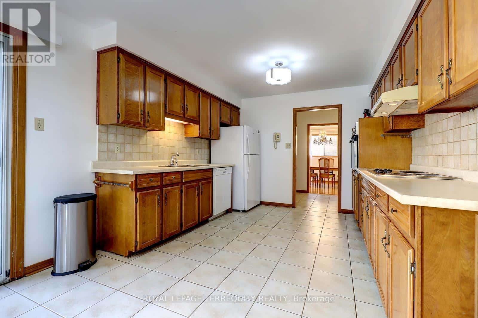 7 PRINCETON TERRACE — Brampton (Northgate), Ontario - Photo 2 of 38