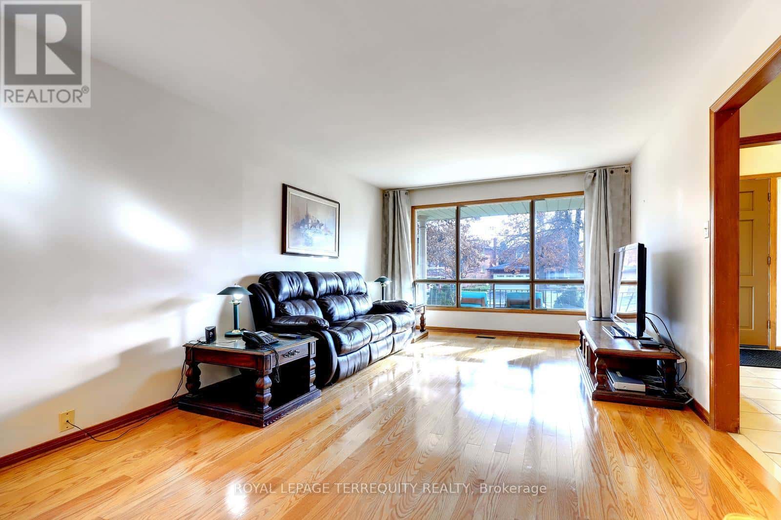 7 PRINCETON TERRACE — Brampton (Northgate), Ontario - Photo 3 of 38