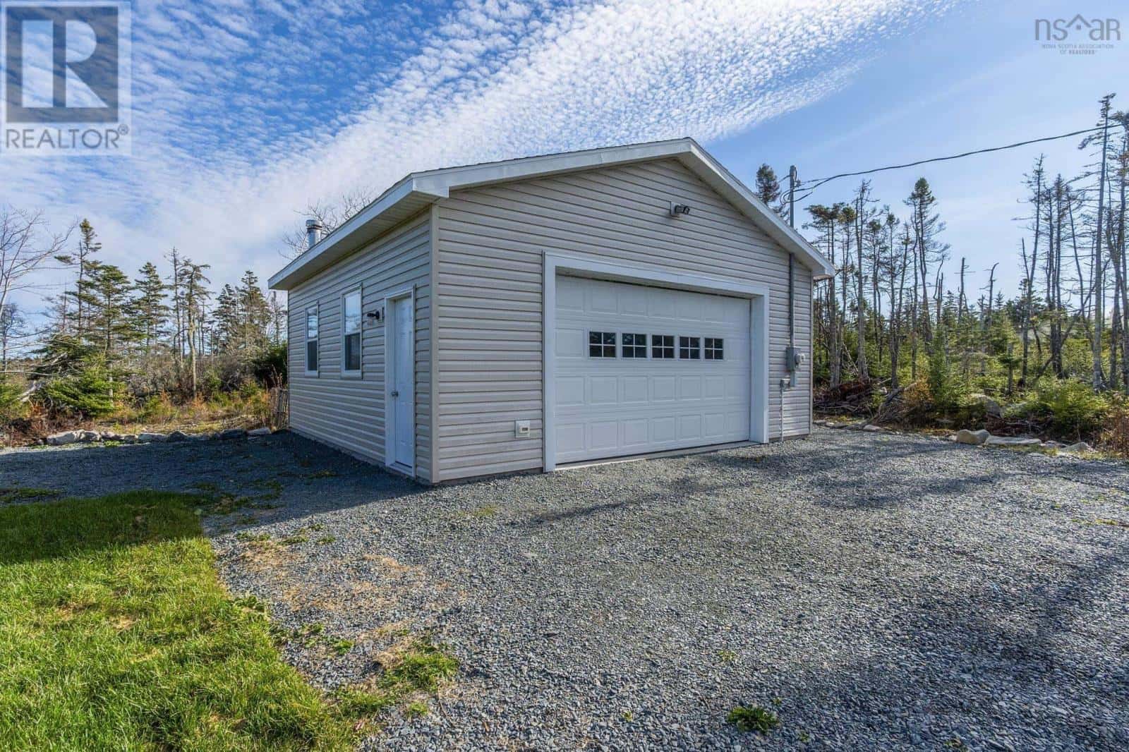 2741 Ostrea Lake Road — Musquodoboit Harbour, Nova Scotia - Photo 2 of 42