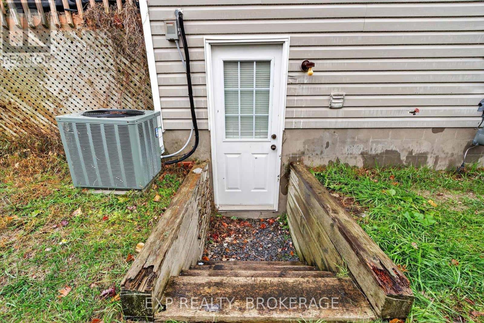 14 CLIFFROD STREET — Loyalist (Amherstview), Ontario - Photo 3 of 38