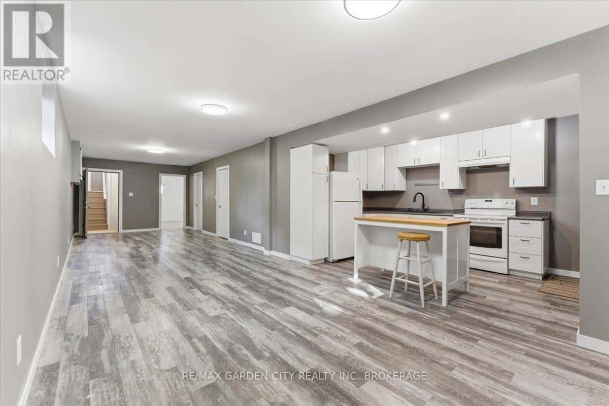 4 FOX TRAIL Drive South Lower