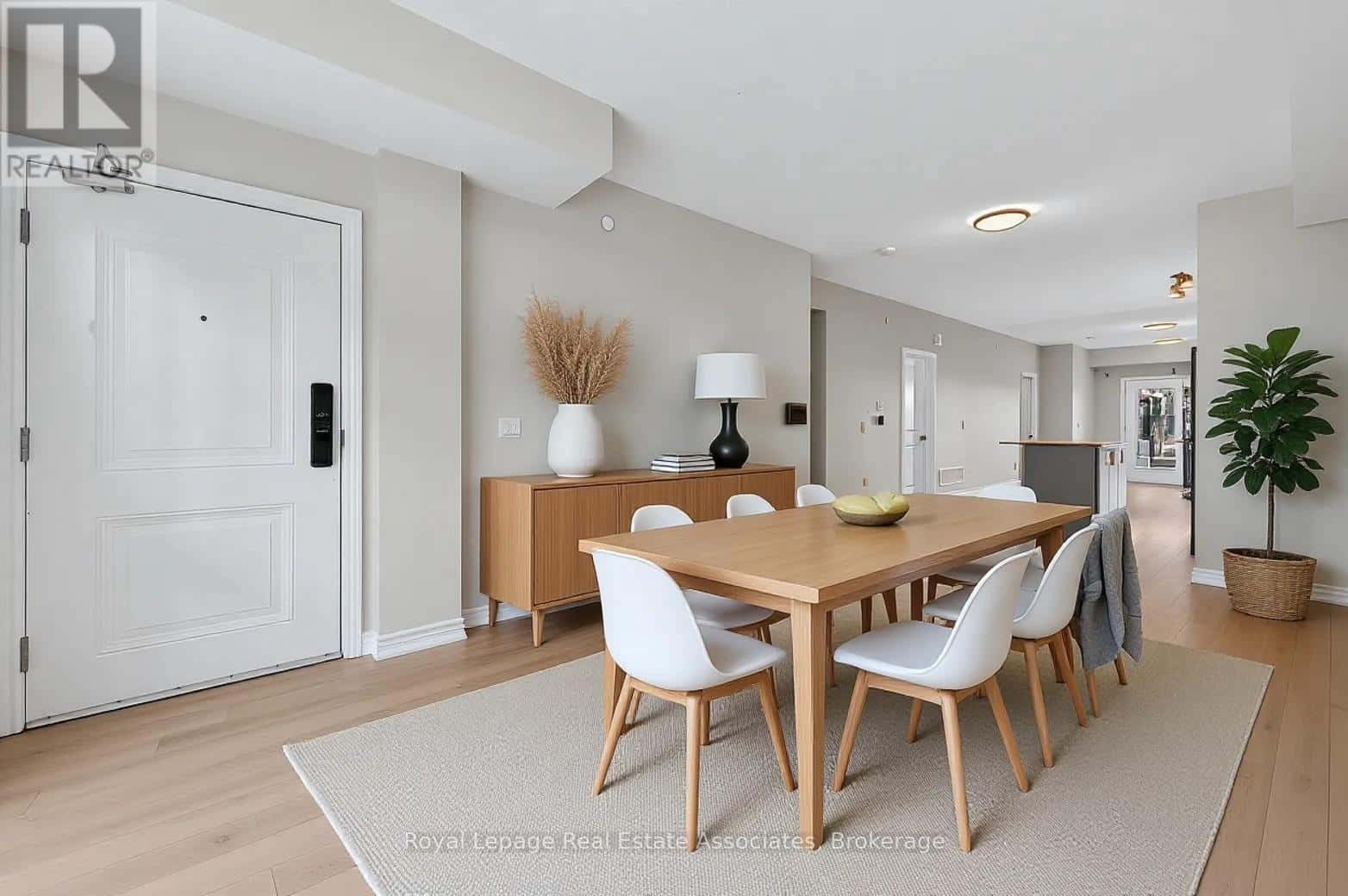 124 - 349 WHEAT BOOM DRIVE — Oakville (JM Joshua Meadows), Ontario - Photo 2 of 32