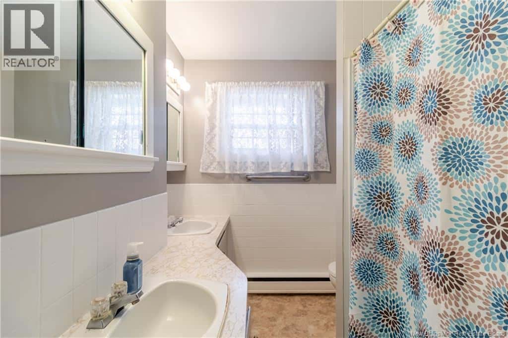 445 Newcastle Boulevard — Miramichi, New Brunswick - Photo 2 of 50