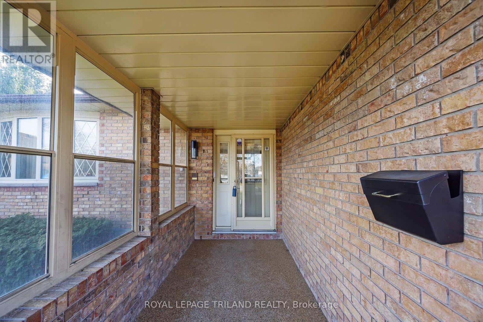 172 CONCORD ROAD — London North (North I), Ontario - Photo 3 of 43