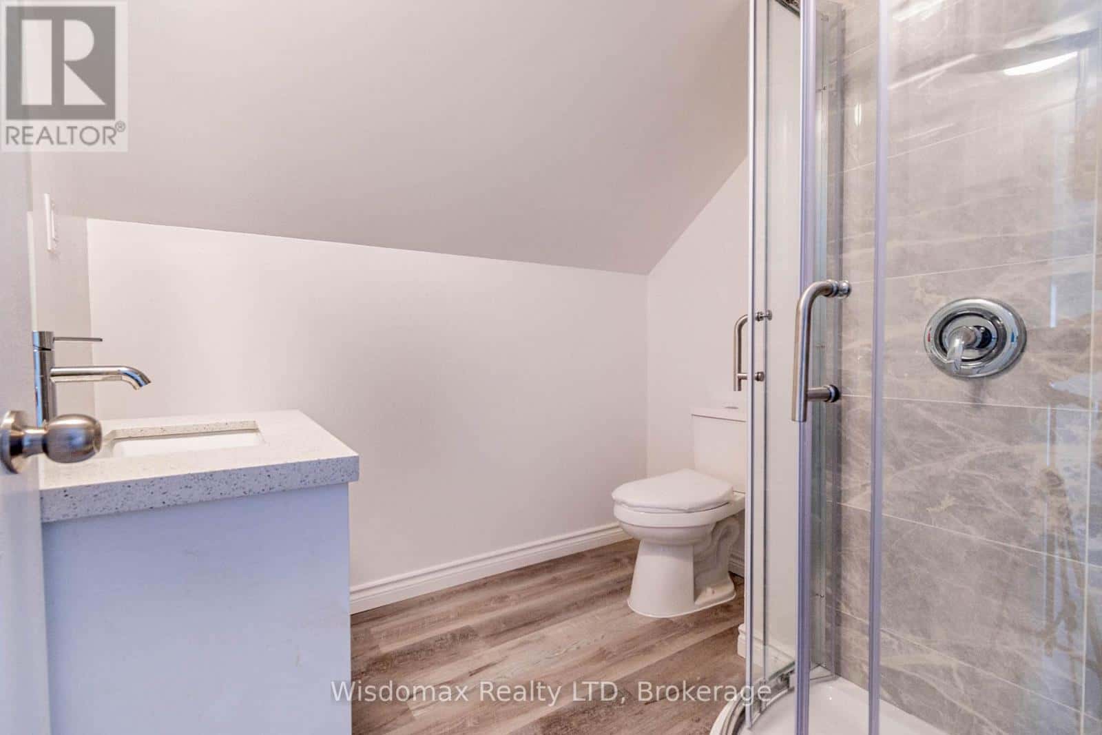 5790 ROBINSON STREET — Niagara Falls (Dorchester), Ontario - Photo 2 of 30