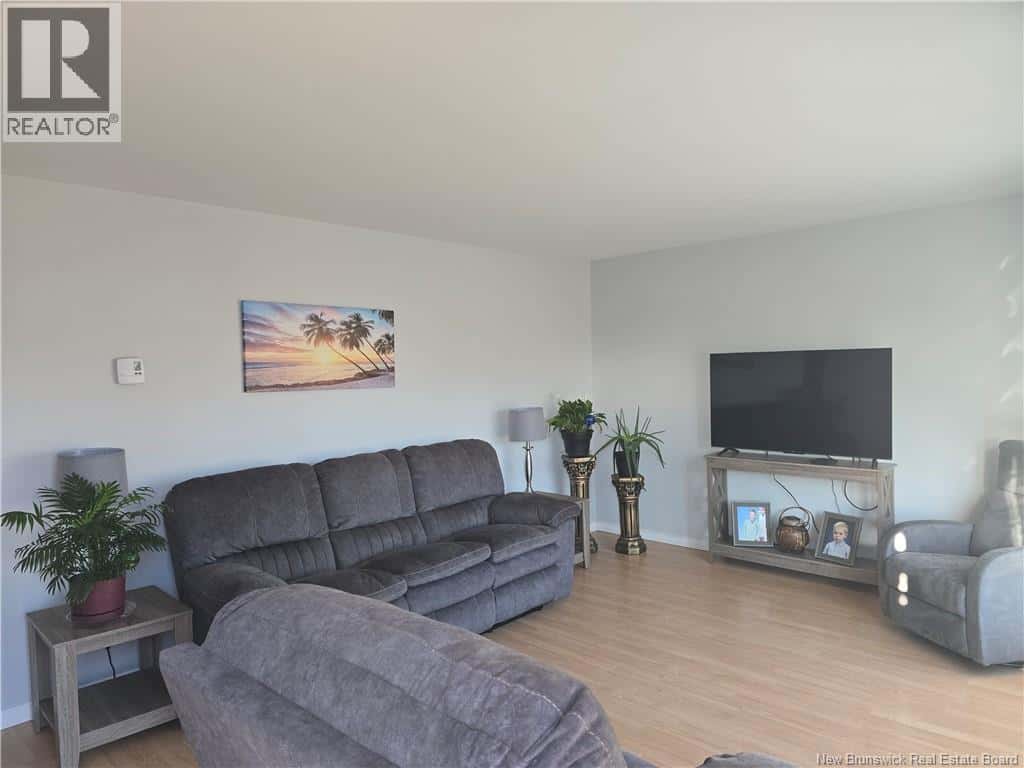 992 Principale — Beresford, New Brunswick - Photo 3 of 35