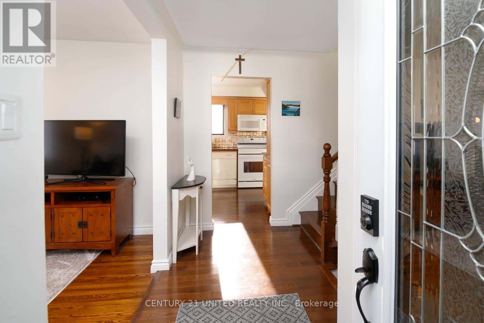 1002 ALBANY COURT — Peterborough (Ashburnham Ward 4), Ontario - Photo 3 of 32