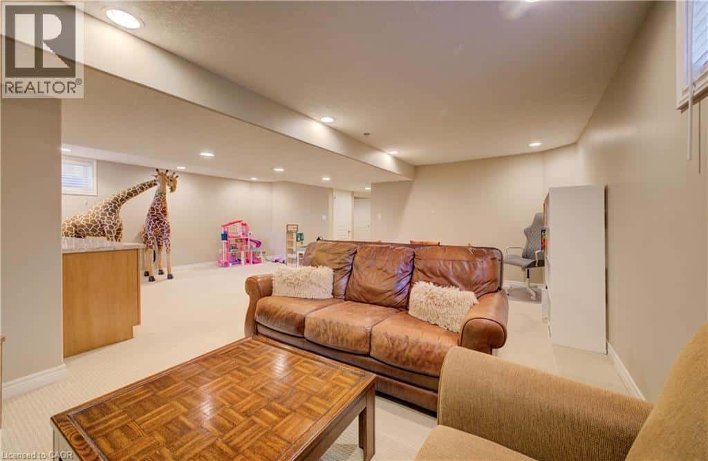 194 BROOKMEAD Street — Elmira, Ontario - Photo 2 of 50