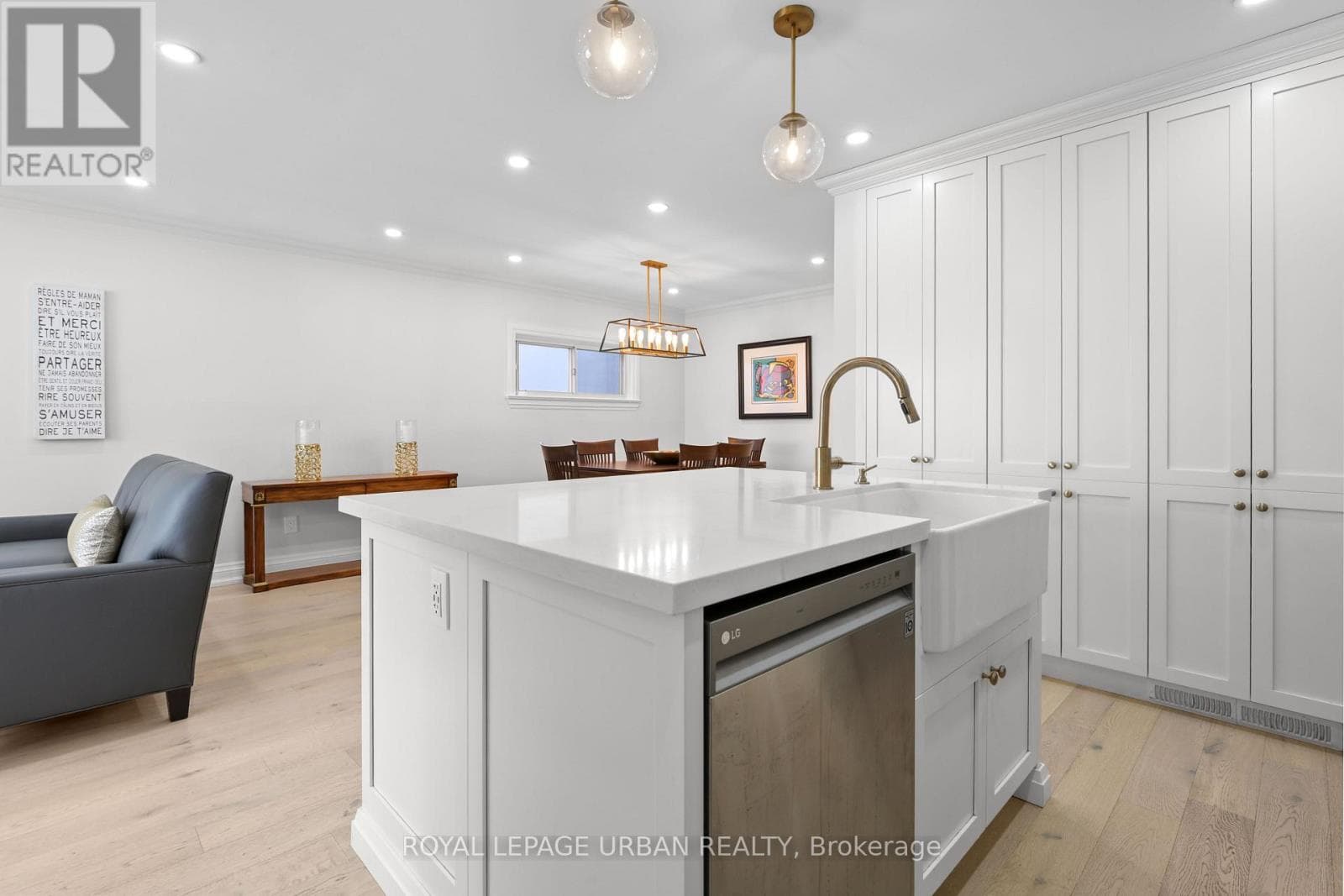 230 PARKVIEW HILL CRESCENT — Toronto (O'Connor-Parkview), Ontario - Main photo