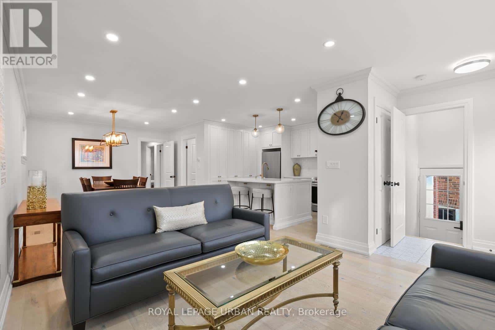 230 PARKVIEW HILL CRESCENT — Toronto (O'Connor-Parkview), Ontario - Photo 3 of 29