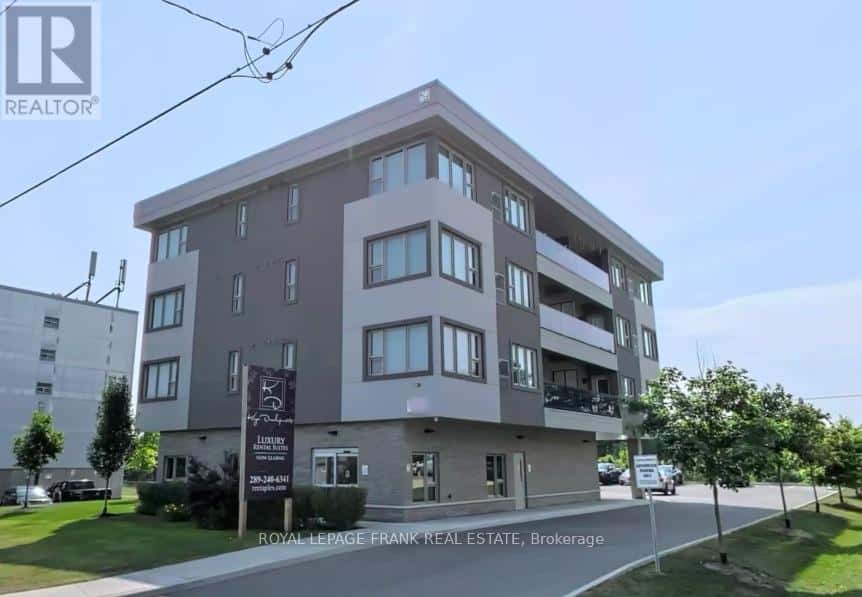 143 BLOOR STREET W — Oshawa (Lakeview), Ontario - Photo 2 of 17