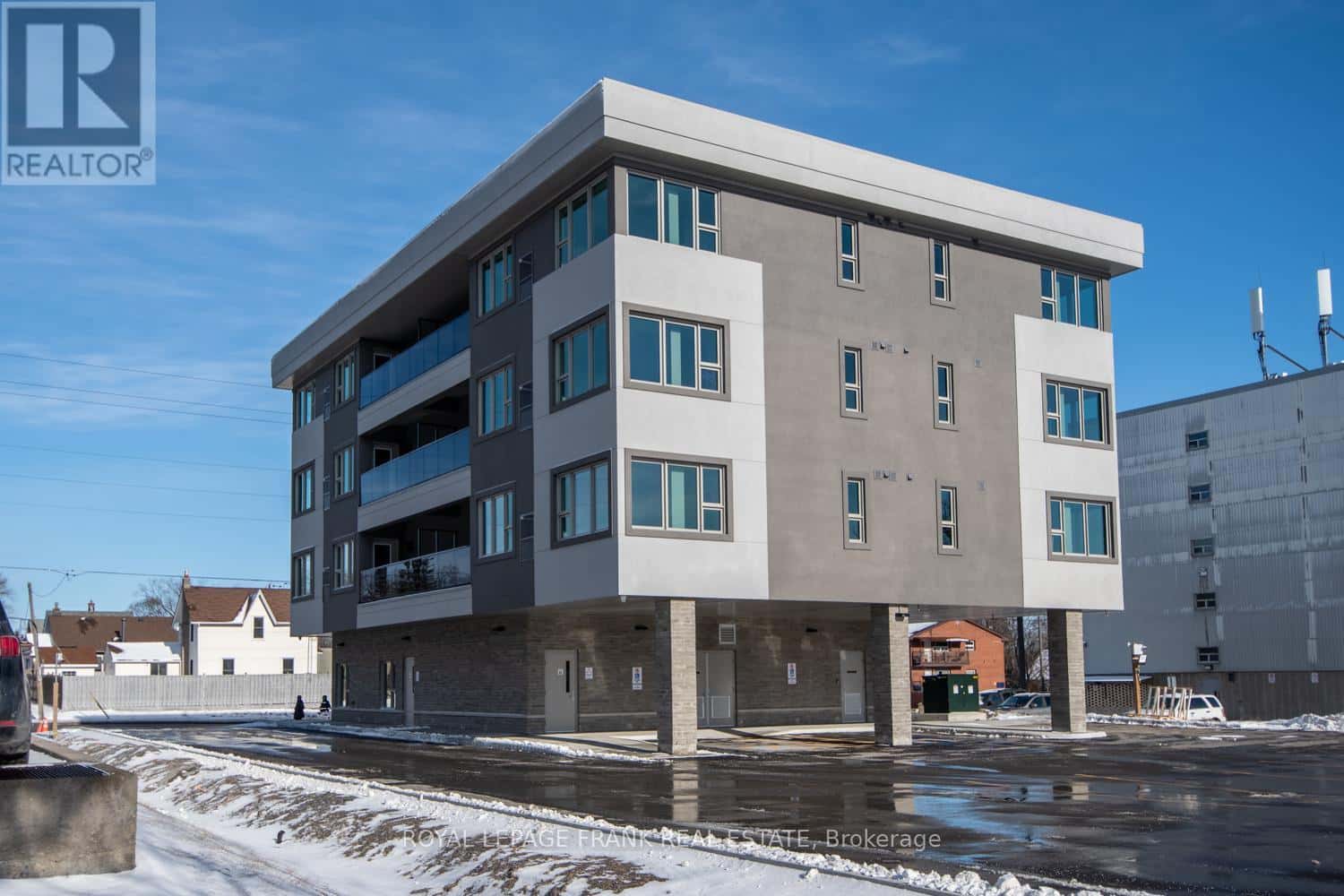 143 BLOOR STREET W — Oshawa (Lakeview), Ontario - Photo 3 of 17