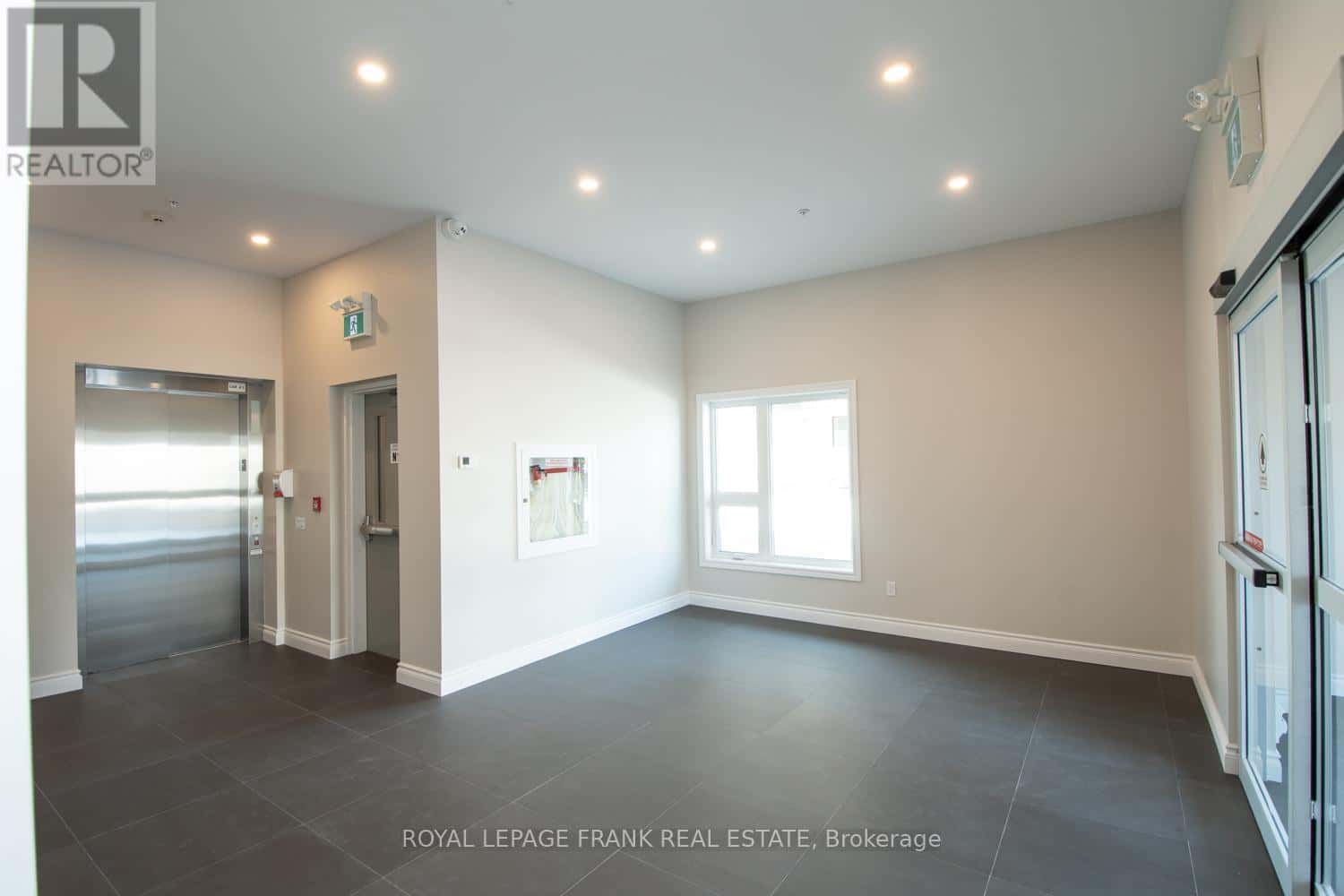 143 BLOOR STREET W — Oshawa (Lakeview), Ontario - Photo 5 of 17