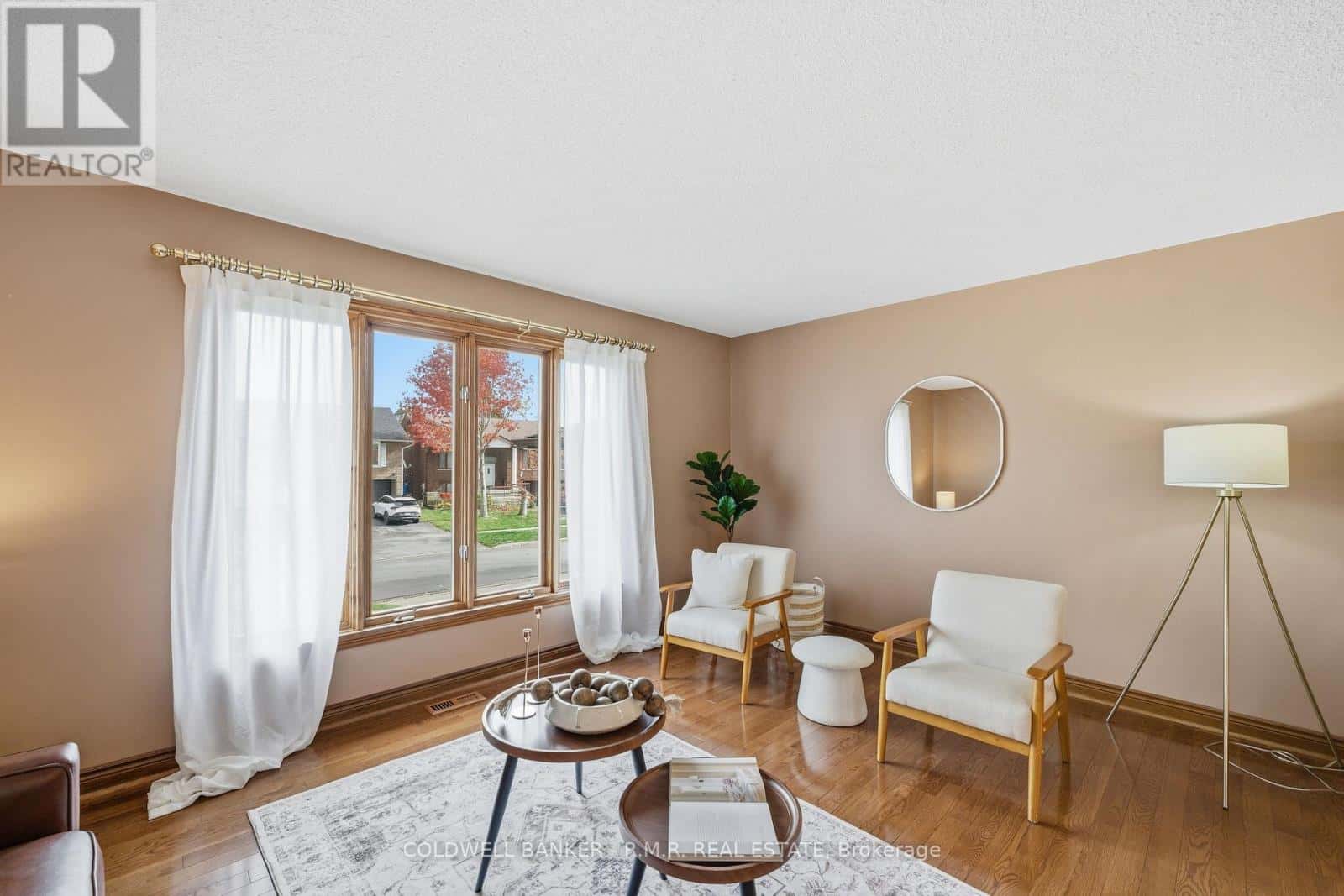 118 WAVERLY STREET N — Oshawa (McLaughlin), Ontario - Photo 5 of 48