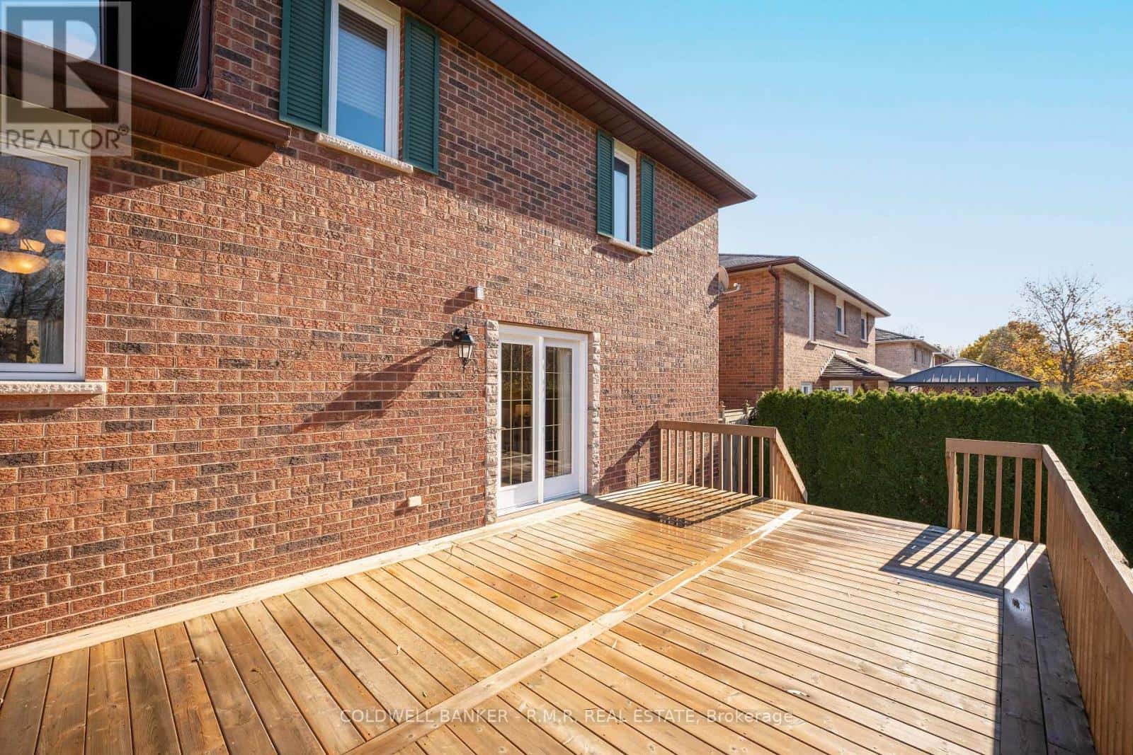 118 Waverly Street North