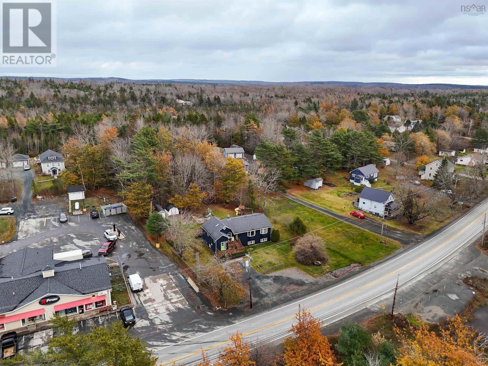 643 Highway 1 — Mount Uniacke, Nova Scotia - Photo 5 of 47