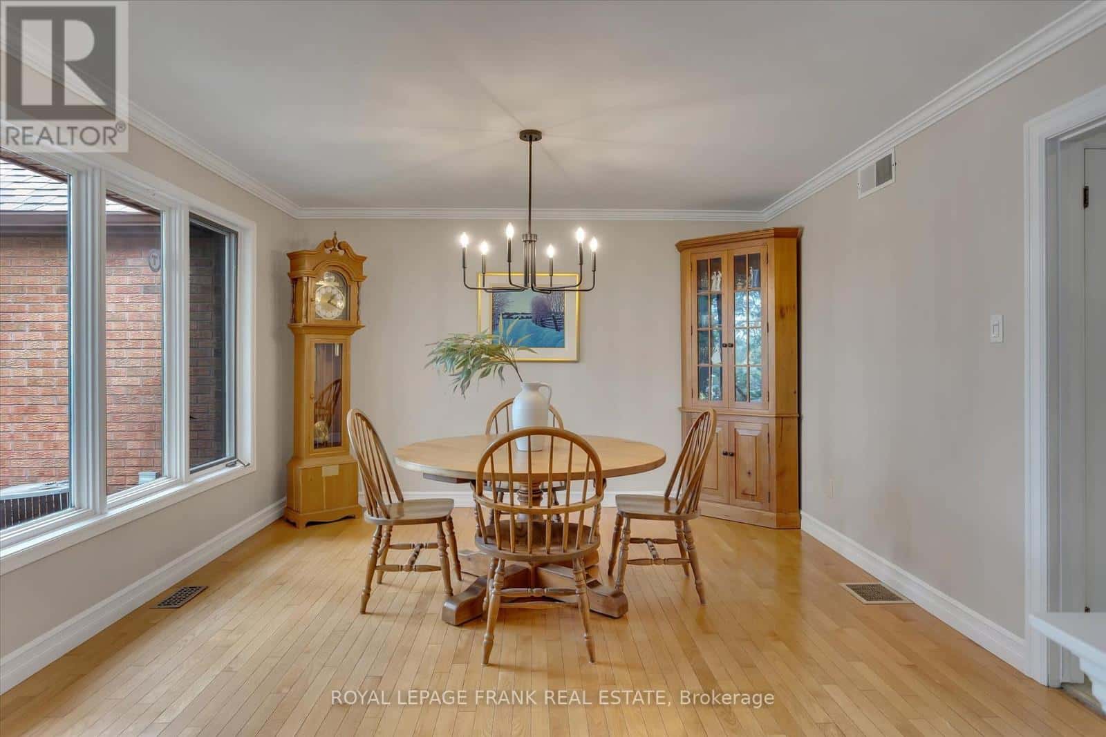 1887 CAMPBELL AVENUE — Cavan Monaghan (Cavan-Monaghan), Ontario - Photo 2 of 46