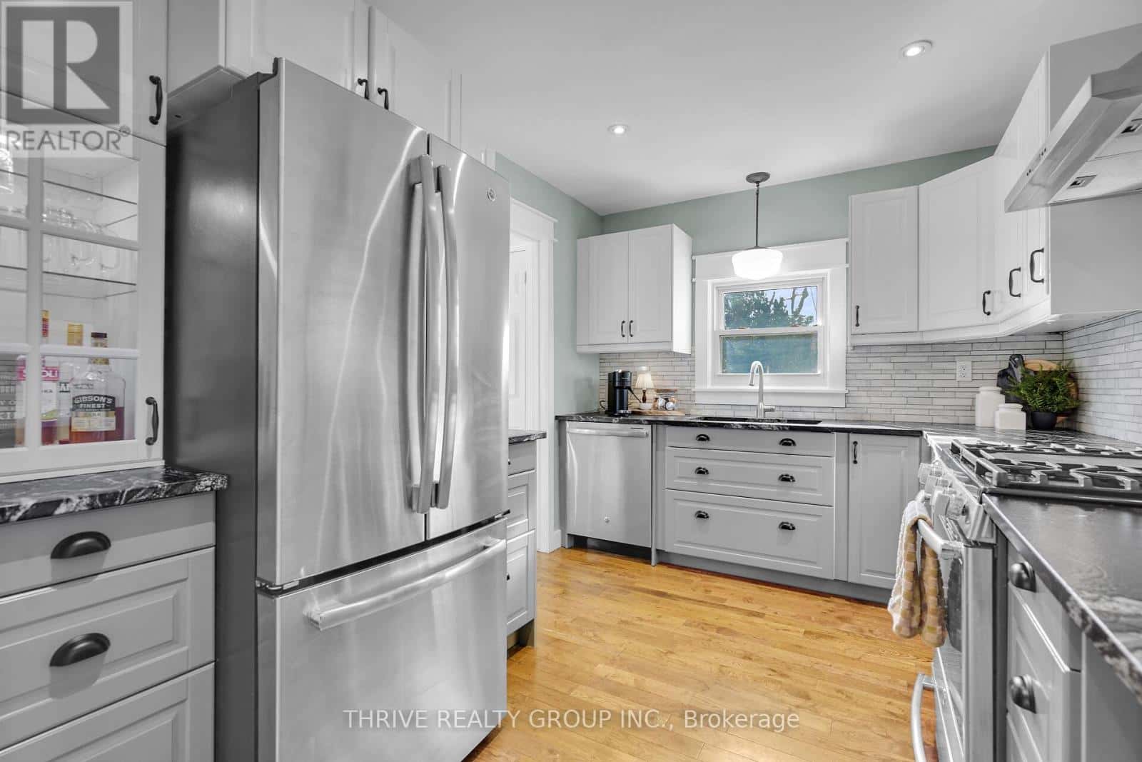 39 DUNDEE COURT — London South (South G), Ontario - Photo 5 of 50