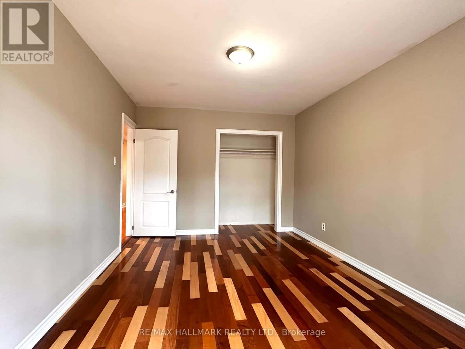 1198 INGLEDENE DRIVE — Oakville (FA Falgarwood), Ontario - Photo 4 of 26