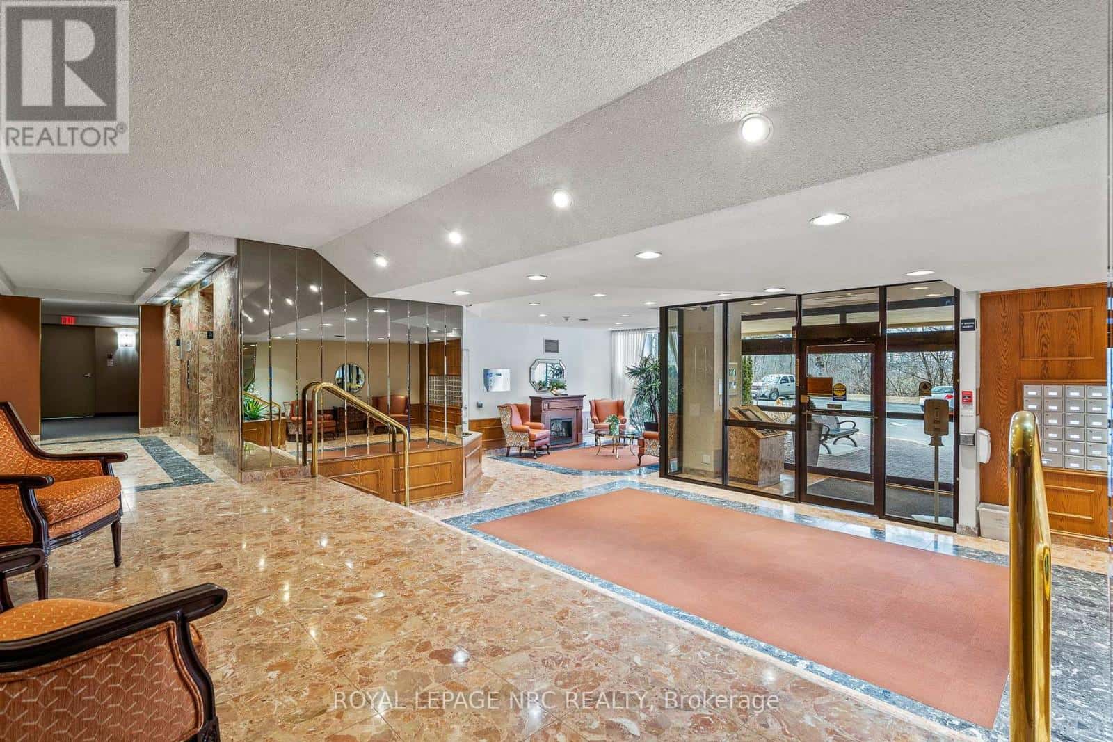 PH6 - 3 TOWERING HEIGHTS BOULEVARD — St. Catharines (Glendale/Glenridge), Ontario - Photo 3 of 47