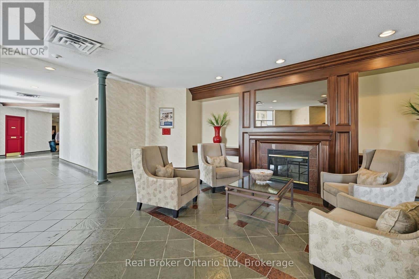 524 - 8111 FOREST GLEN DRIVE — Niagara Falls (Mt. Carmel), Ontario - Photo 4 of 35