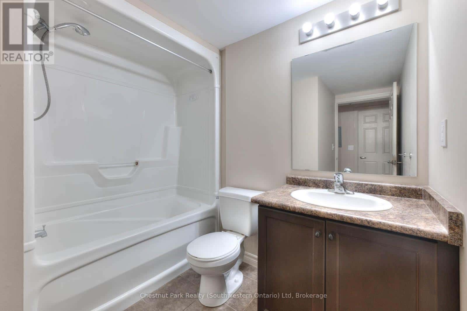 103 - 19 WATERFORD DRIVE — Guelph (Pineridge/Westminster Woods), Ontario - Photo 5 of 19