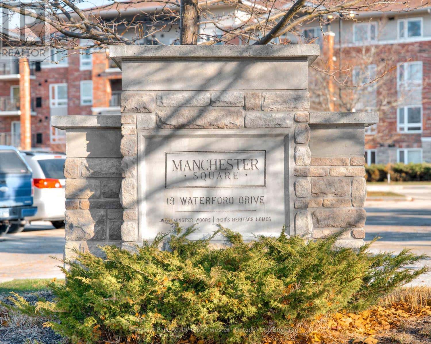 103 - 19 WATERFORD DRIVE — Guelph (Pineridge/Westminster Woods), Ontario - Photo 2 of 19