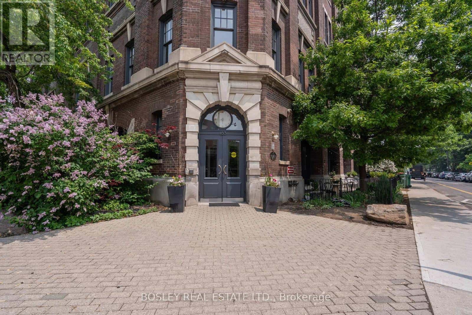306 - 183 DOVERCOURT ROAD — Toronto (Trinity-Bellwoods), Ontario - Photo 2 of 41