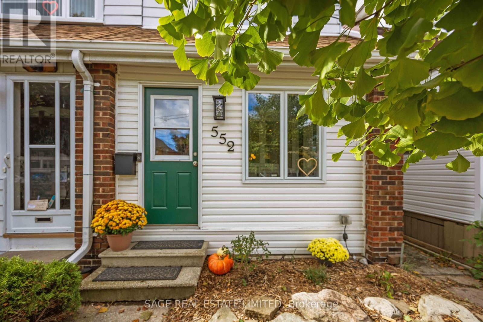 552 VICTORIA PARK AVENUE — Toronto (East End-Danforth), Ontario - Main photo