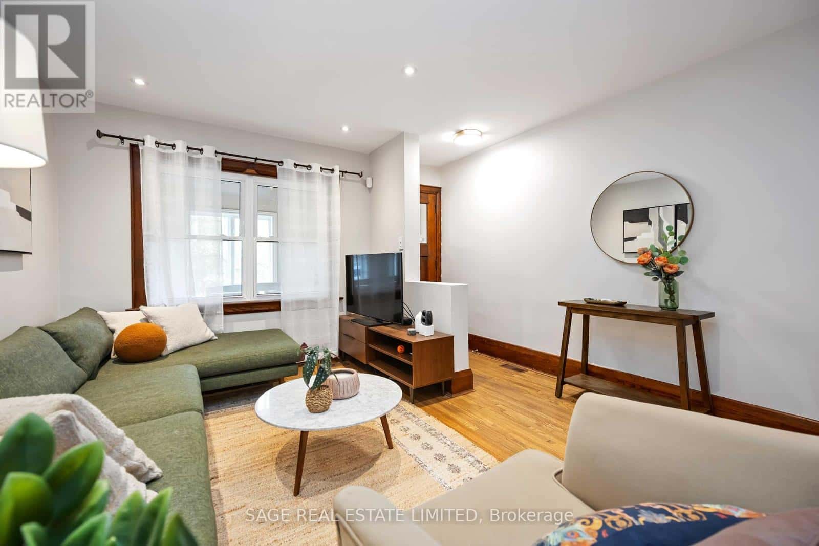 552 VICTORIA PARK AVENUE — Toronto (East End-Danforth), Ontario - Photo 5 of 50