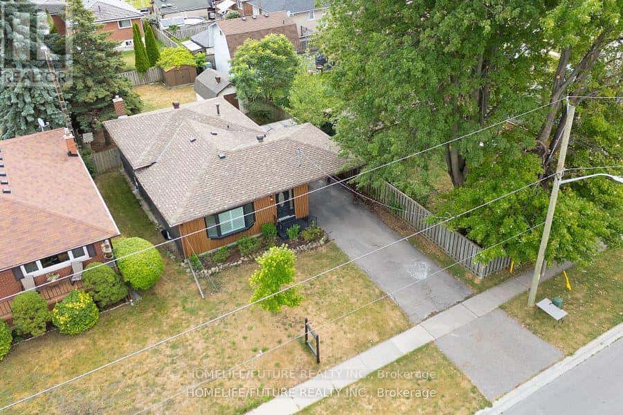 219 GUELPH STREET — Oshawa (Donevan), Ontario - Photo 2 of 3