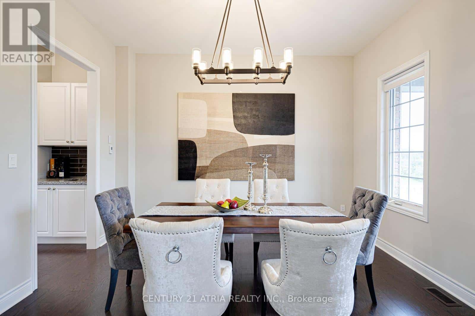 19 MATCH POINT COURT — Aurora (Aurora Grove), Ontario - Photo 2 of 40