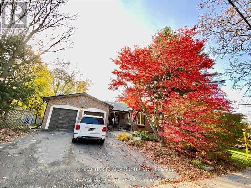 812 BEXHILL ROAD — Mississauga (Clarkson), Ontario - Photo 4 of 11