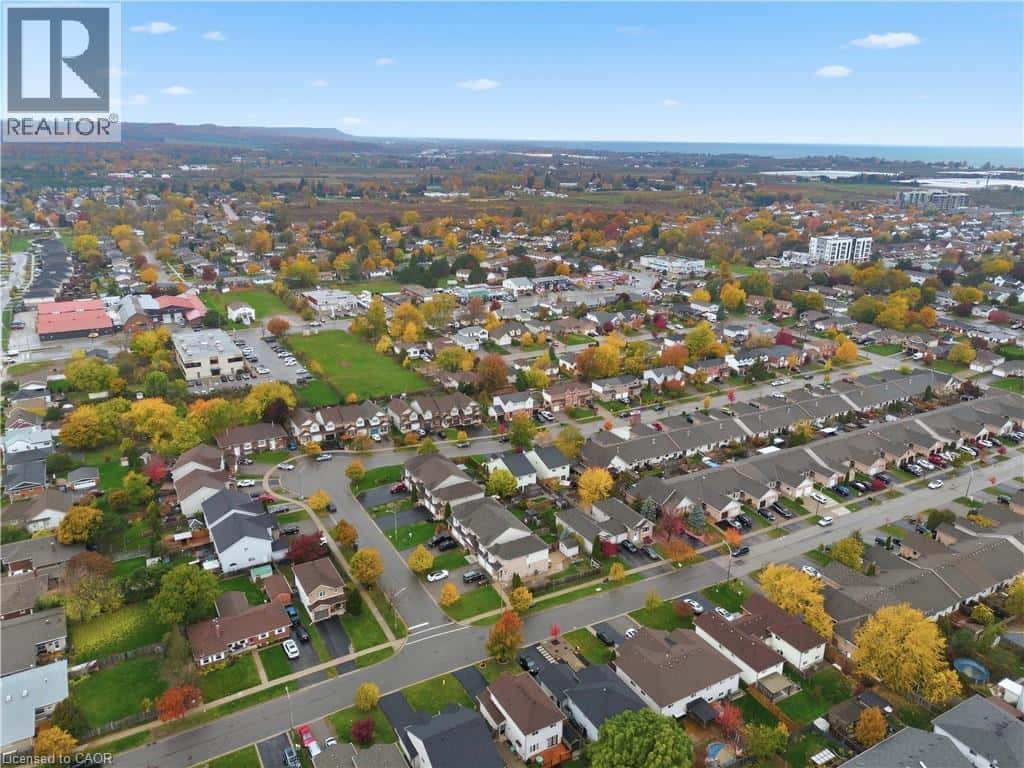 4399 CHRISTOPHER Court — Lincoln, Ontario - Photo 3 of 42