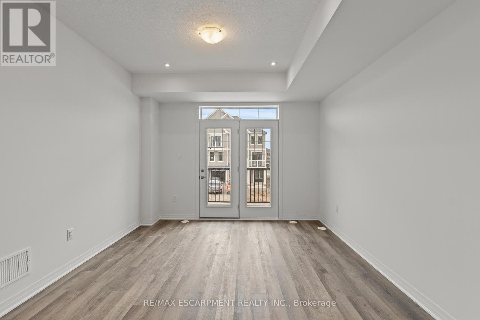 62 POGIE DRIVE — Welland (Dain City), Ontario - Main photo