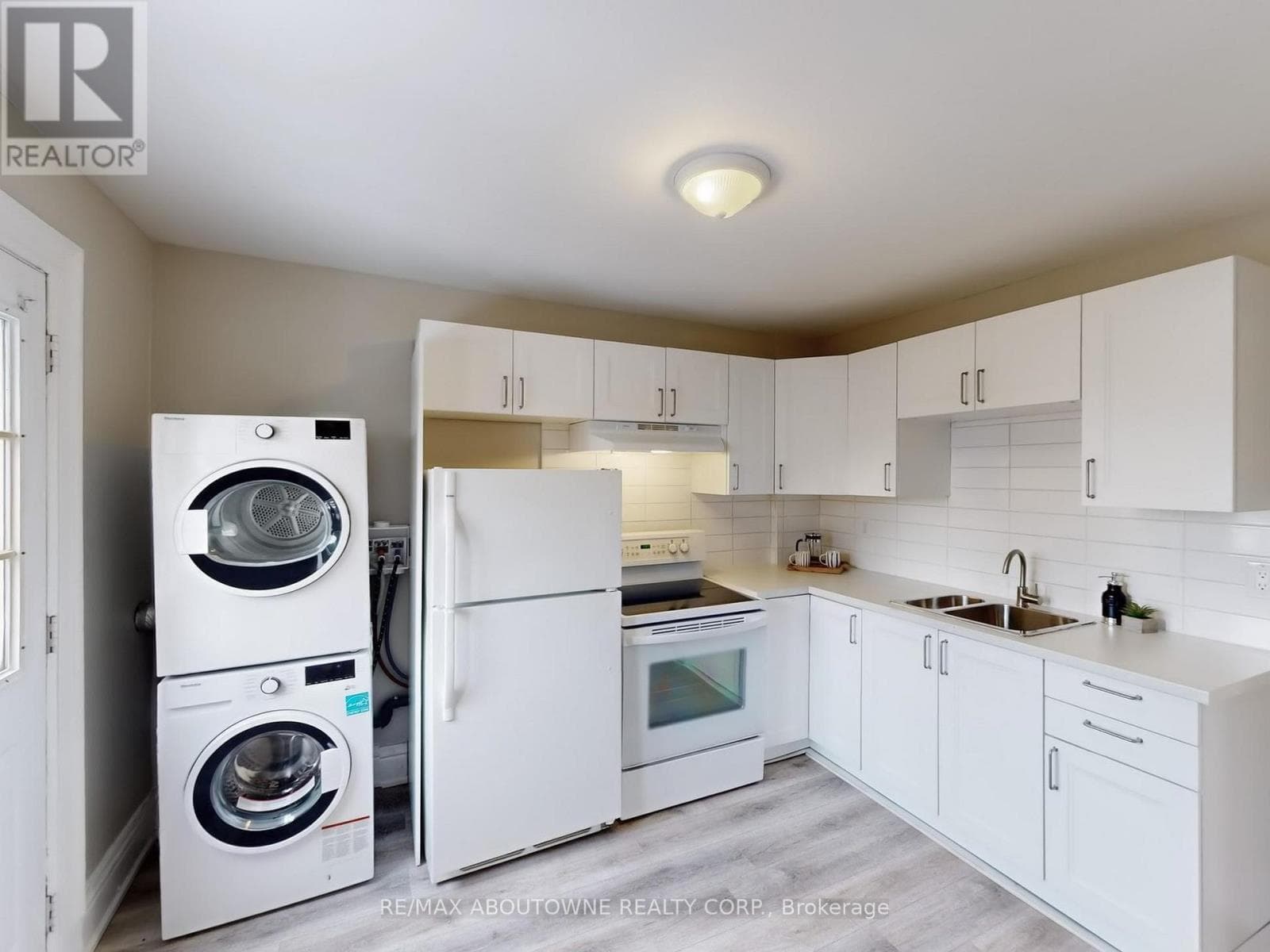 2 - 67 AIKMAN AVENUE — Hamilton (Gibson), Ontario - Main photo