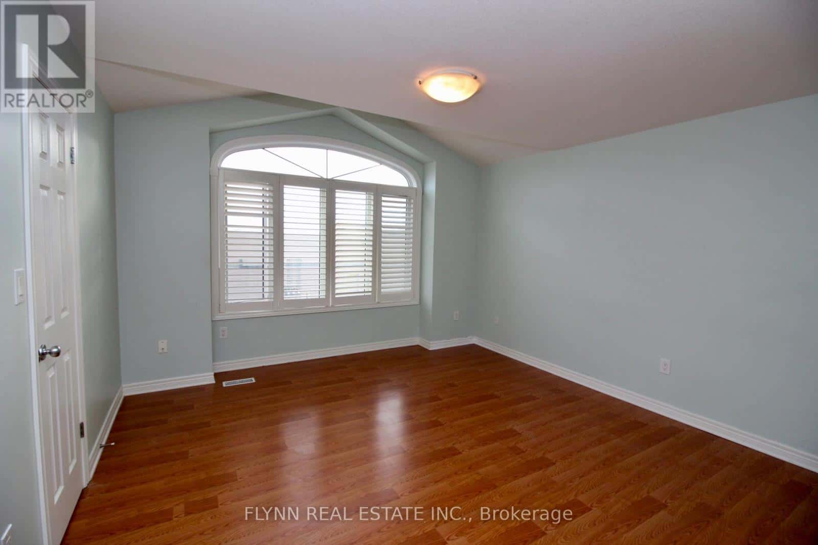 3 - 5727 KALAR ROAD — Niagara Falls (Ascot), Ontario - Photo 4 of 21