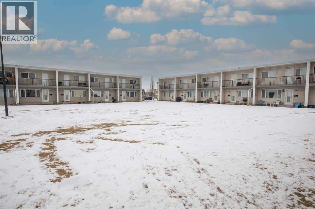 502, 4719 33 Street — Red Deer, Alberta - Photo 2 of 25