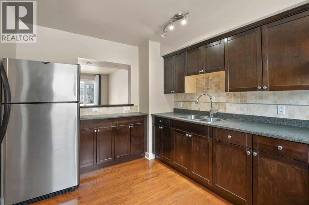 502, 4719 33 Street — Red Deer, Alberta - Photo 3 of 25