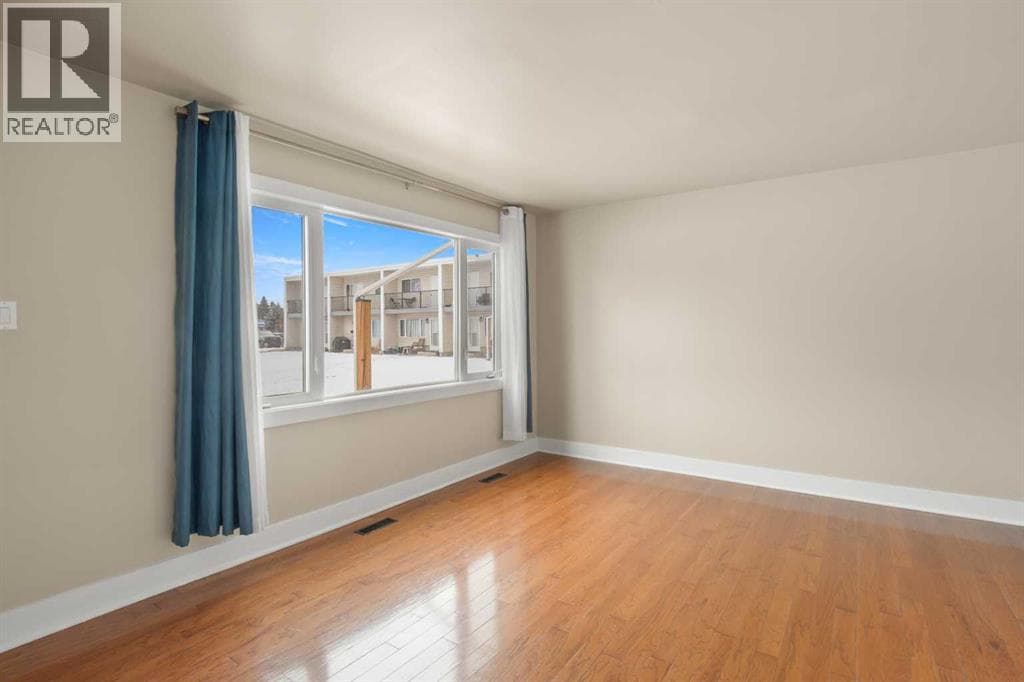 502, 4719 33 Street — Red Deer, Alberta - Main photo