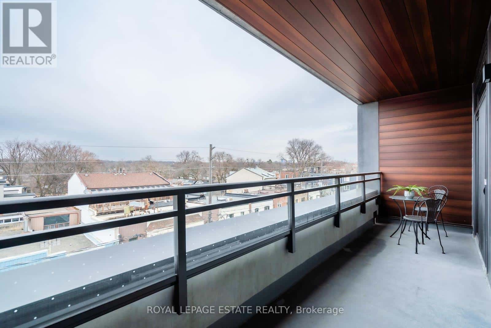 404 - 1285 QUEEN STREET E — Toronto (Greenwood-Coxwell), Ontario - Photo 2 of 22