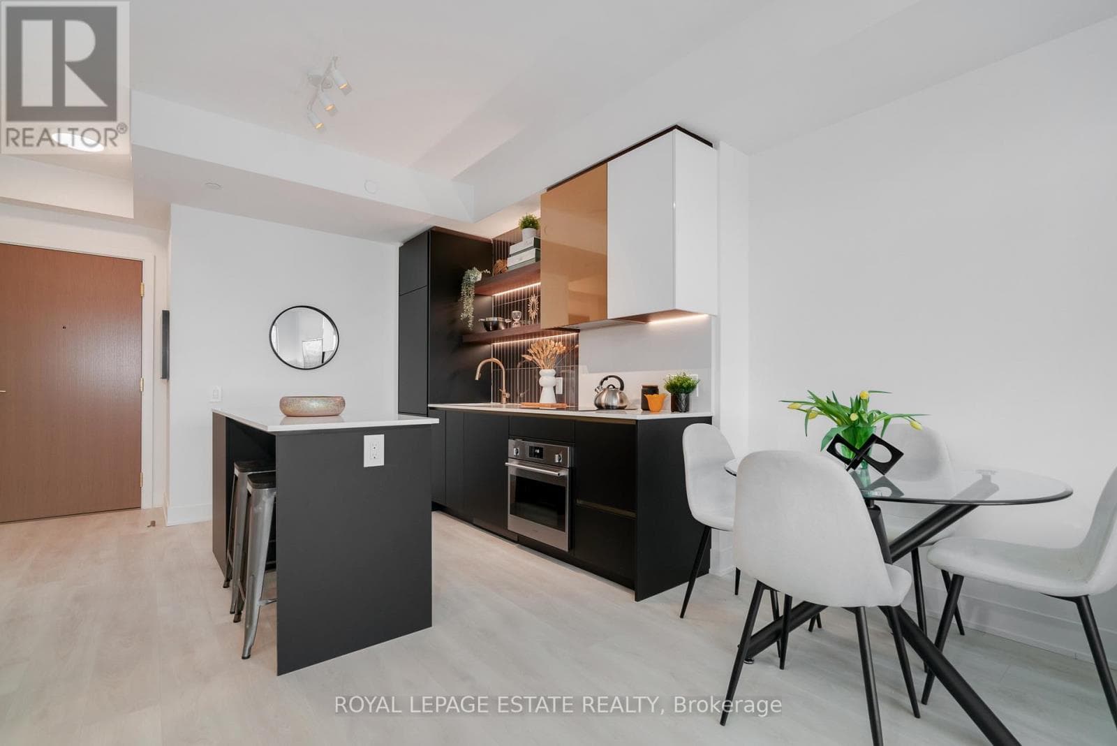 404 - 1285 QUEEN STREET E — Toronto (Greenwood-Coxwell), Ontario - Main photo