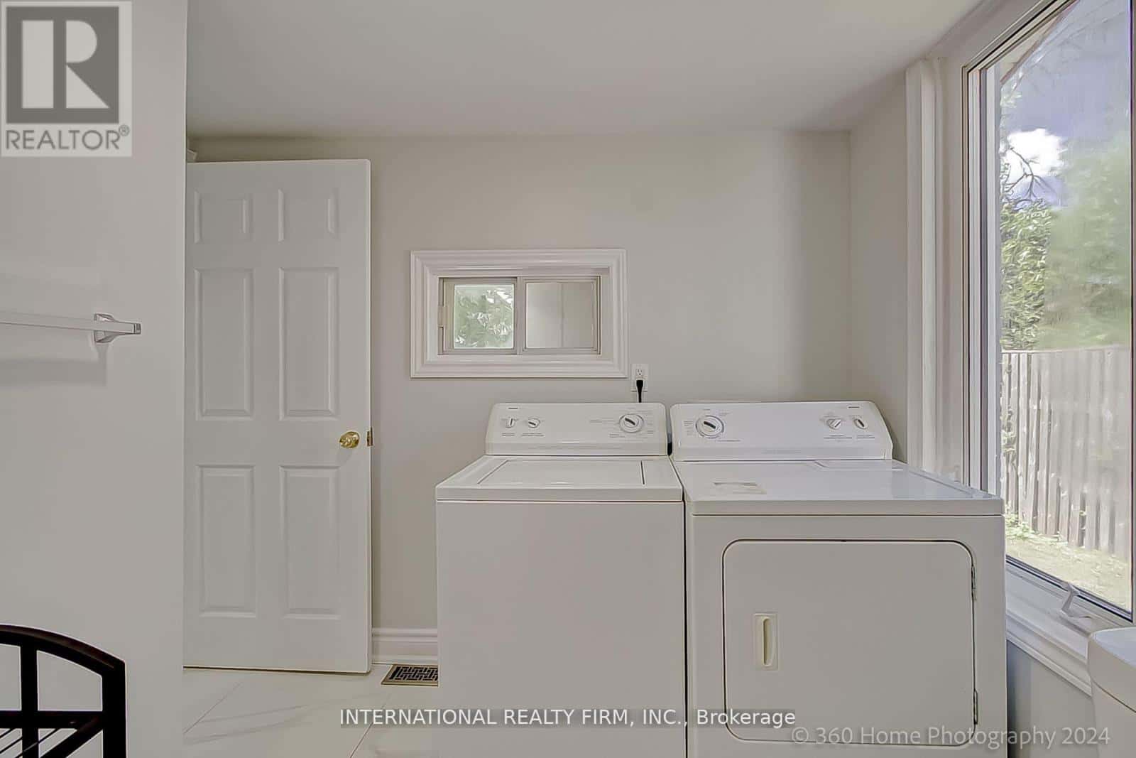 304 INNISFIL STREET — Barrie (Allandale), Ontario - Photo 5 of 21